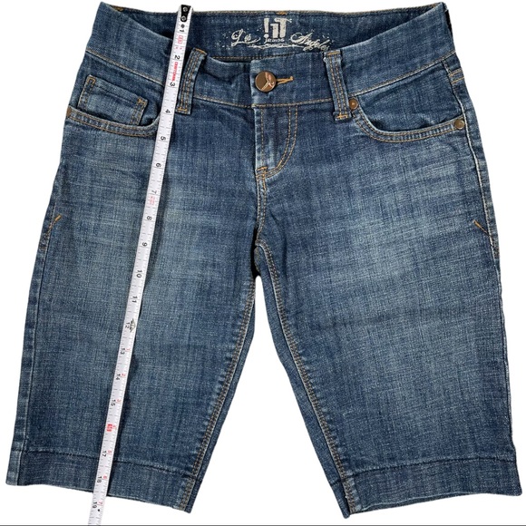 !iT Jeans size 24 medium wash Bermuda jean  shorts, like new condition - Picture 11 of 13